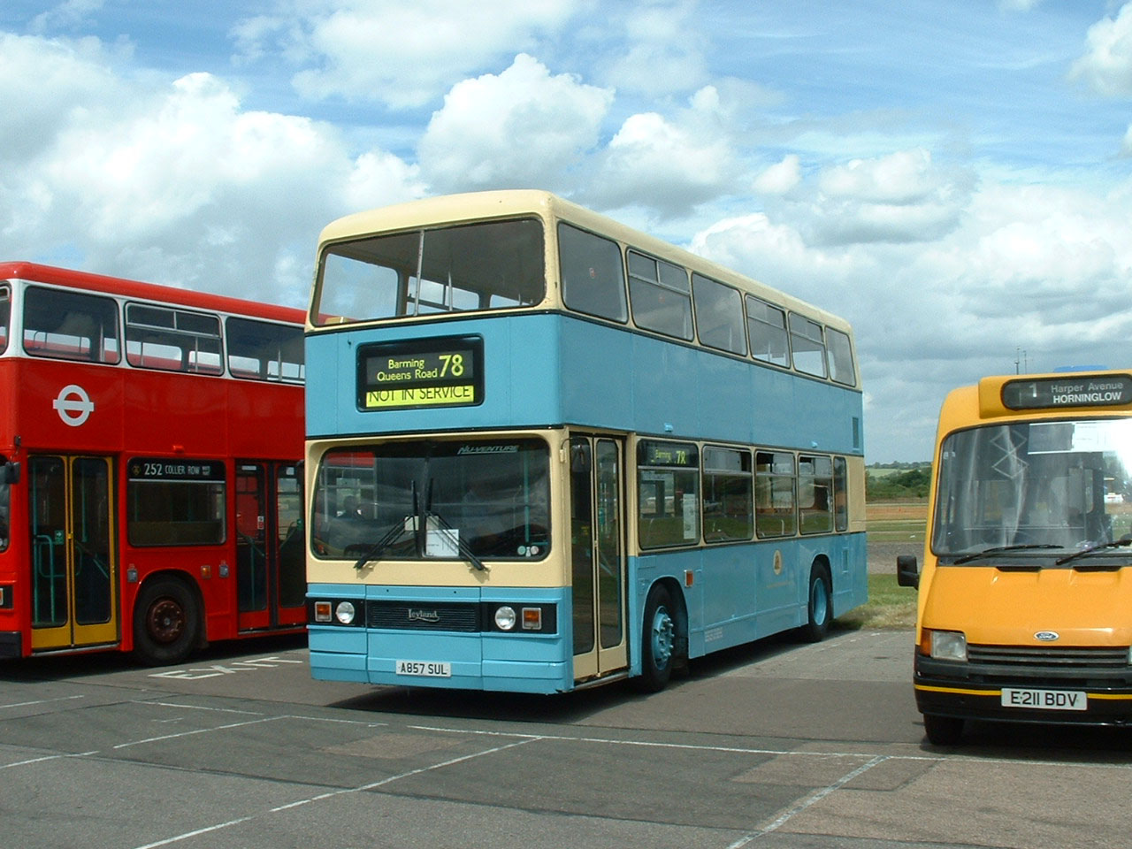 NuVenture SHOWBUS BUS IMAGE GALLERY