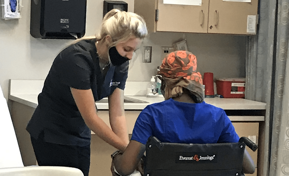 Demonstration of State Tested Nurse Aide (STNA) Skill Pivot Transfer