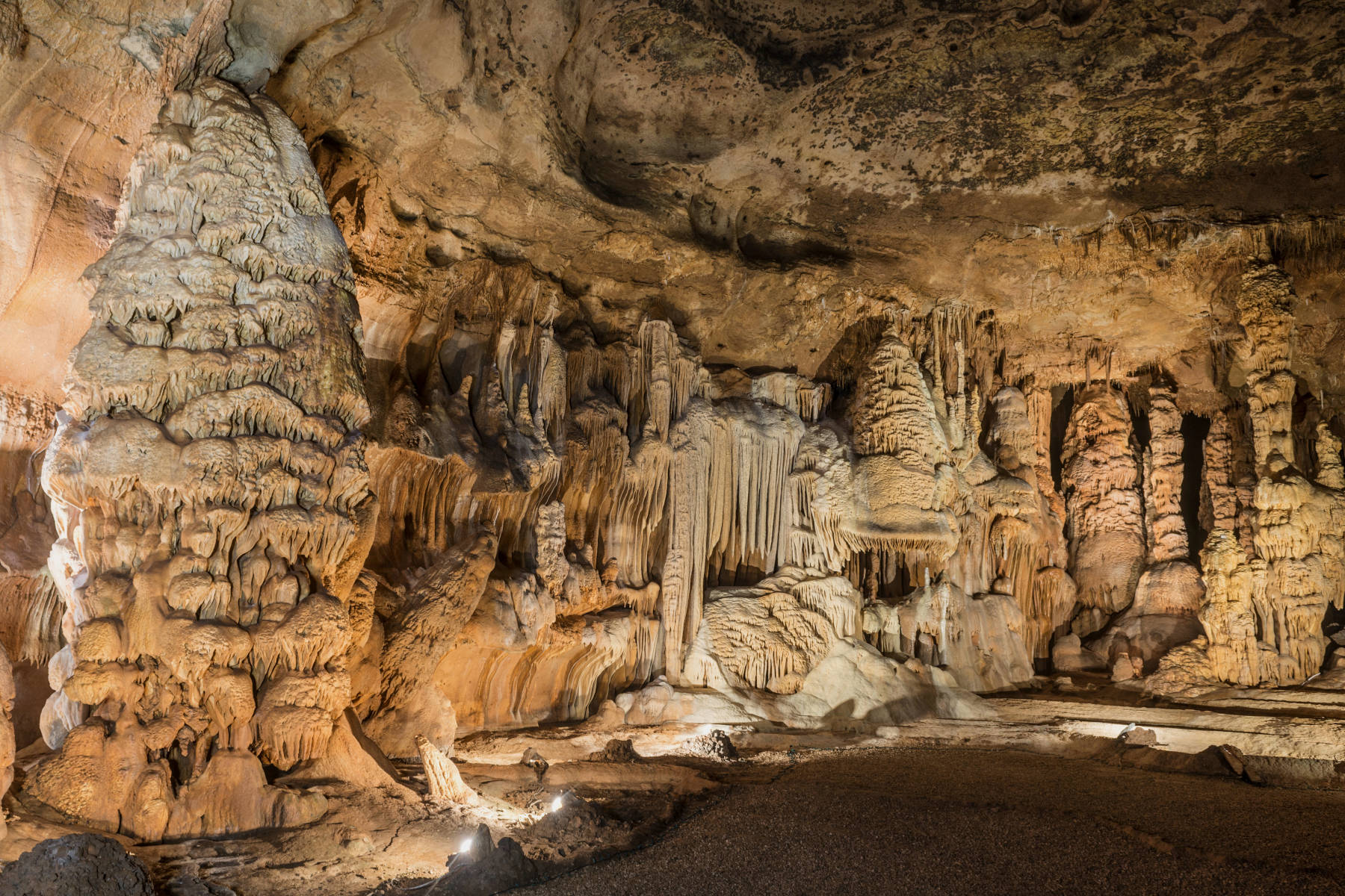 Show Caves of the United States of America Cave Without a Name