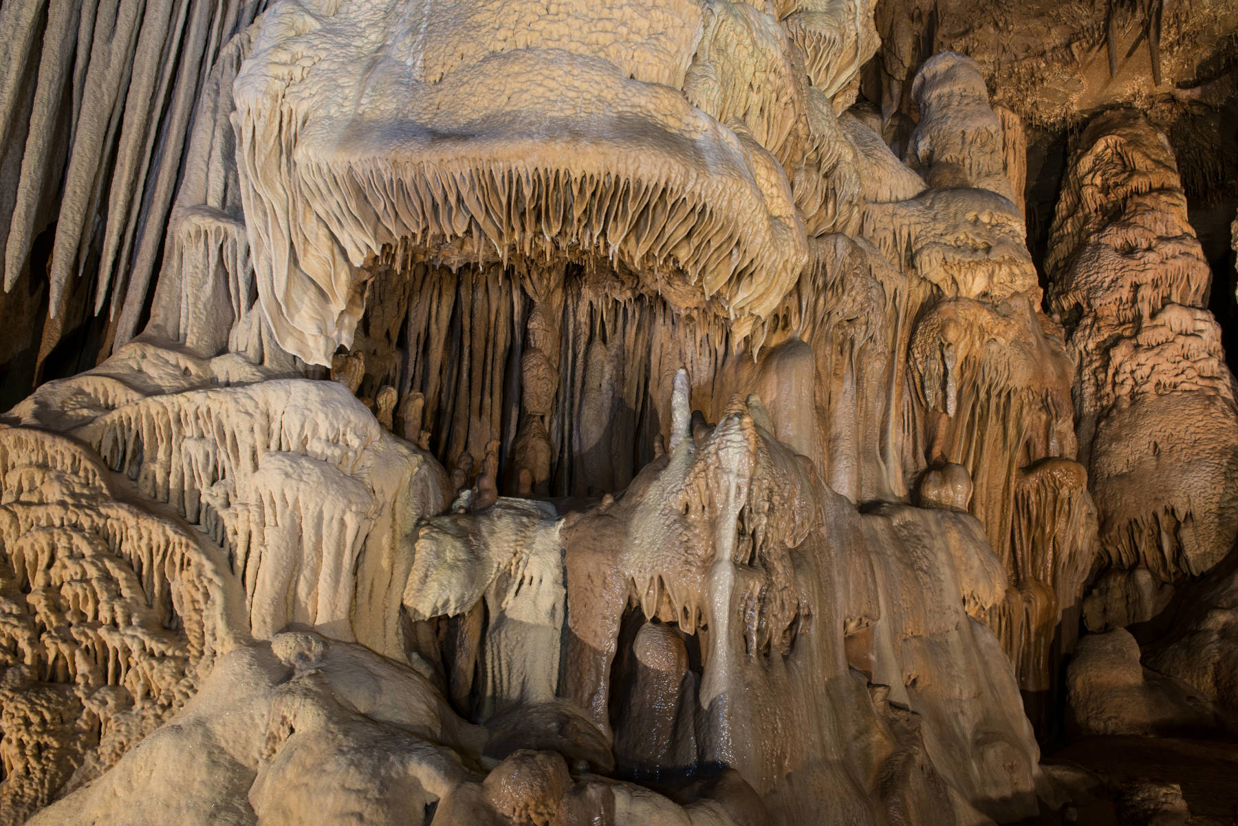 Show Caves of the United States of America Cave Without a Name