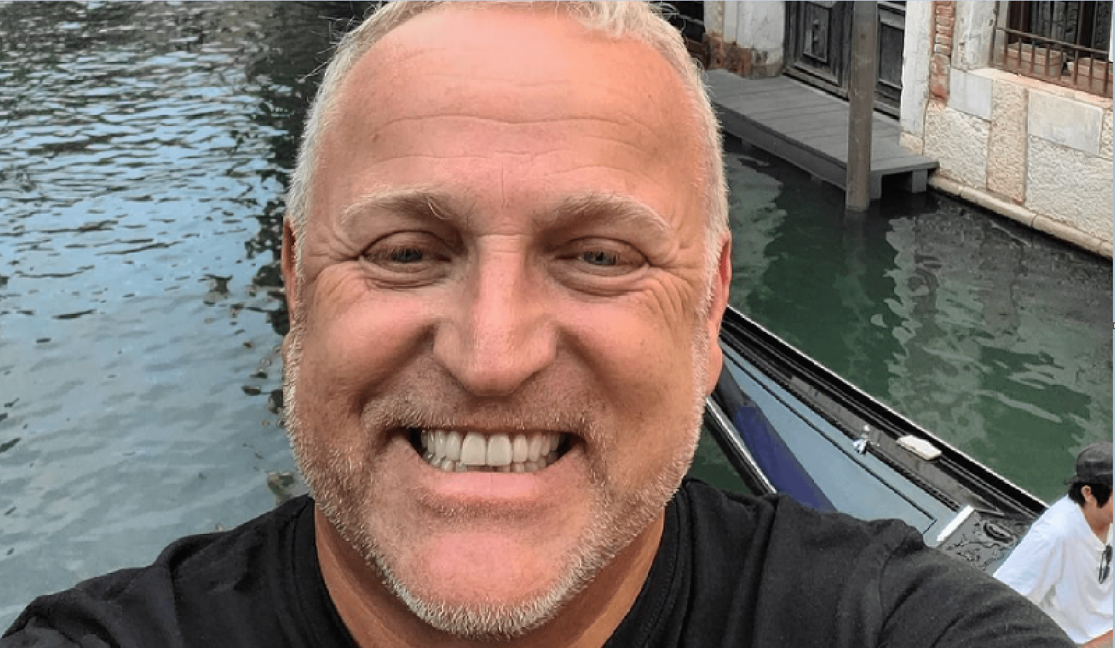 Gordon (53) Heeft Een Nieuw Vriendje En Krijg Kritiek Vanwege Zijn Leeftijd!