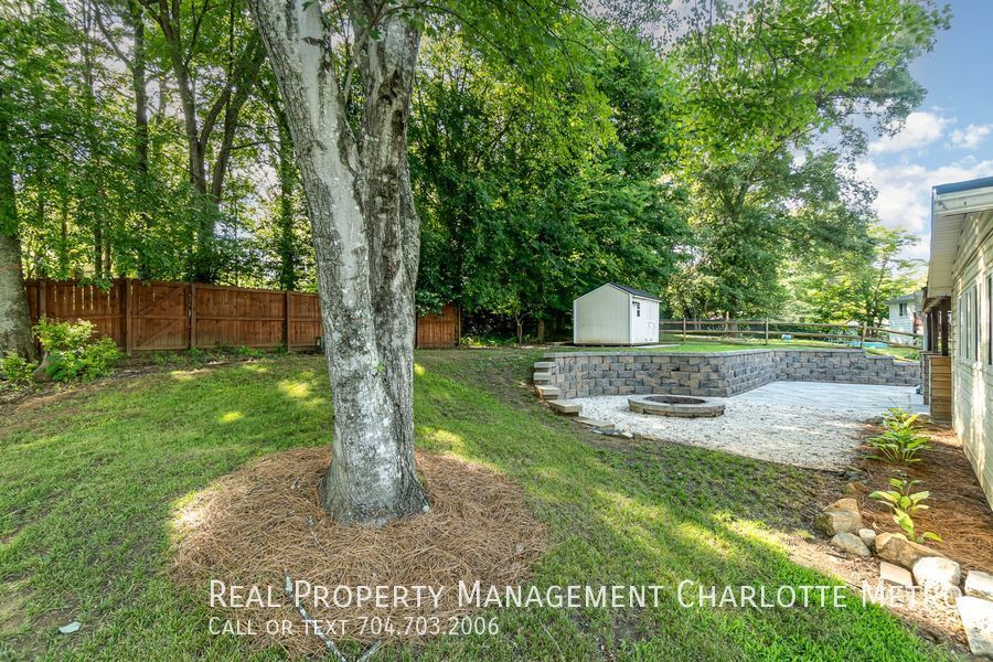 7249 Shadowlake Drive, Charlotte, NC 28226 Real Property Management