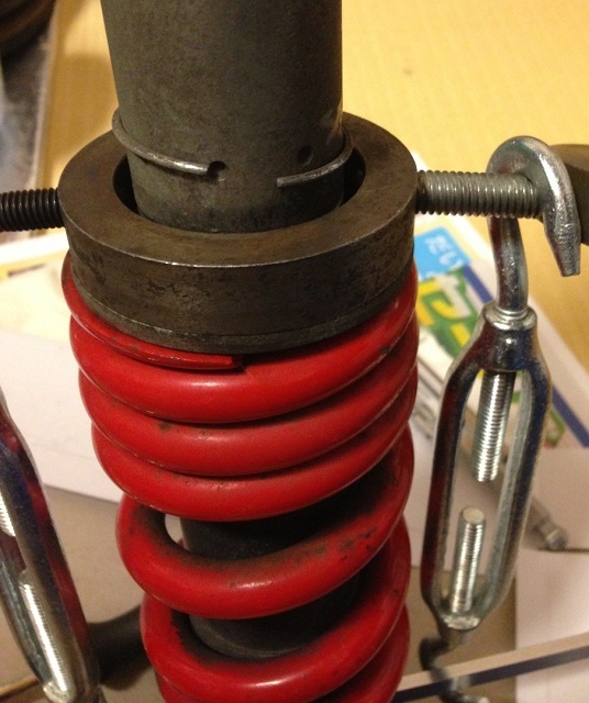 FTR223強化Rショックスプリング交換 なにわの通勤レーサー