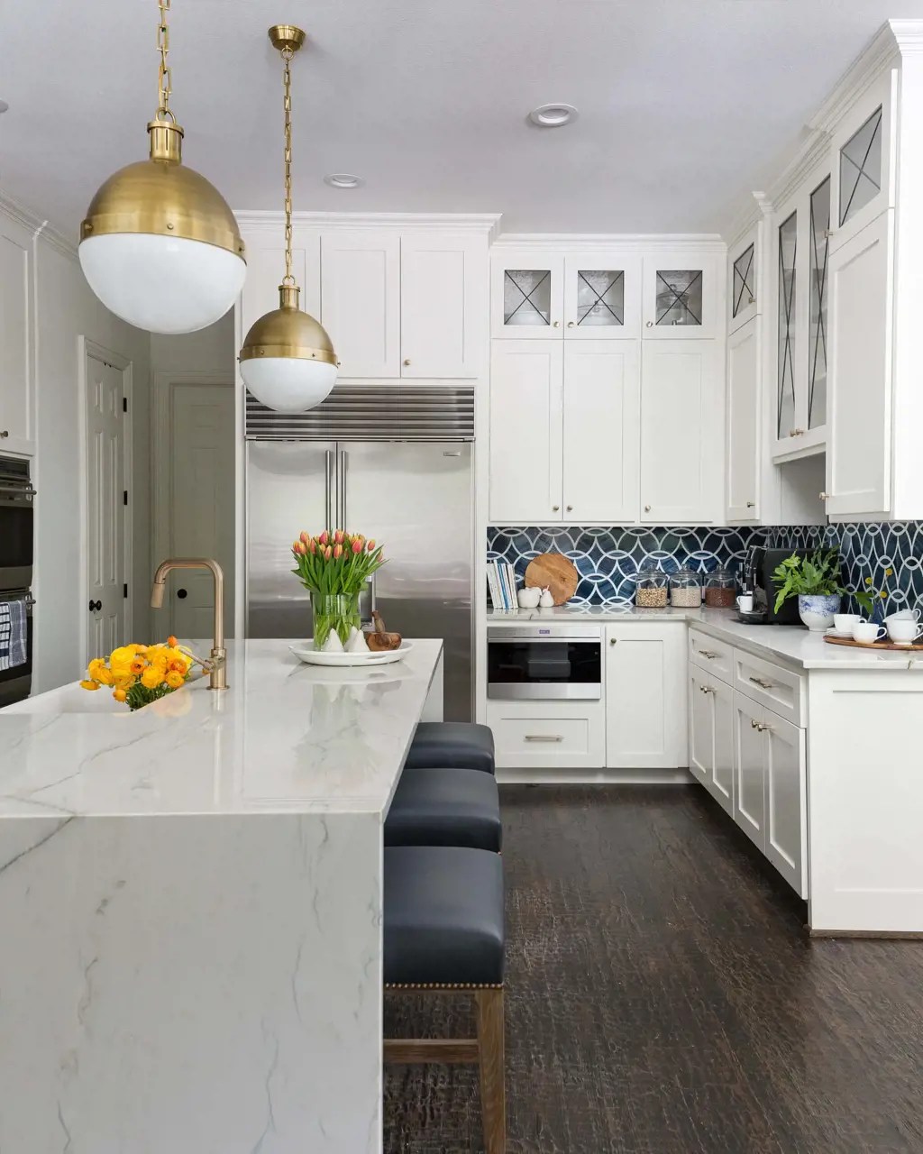 Choosing The Perfect Color Bar Stools For Your White Kitchen ShunShelter