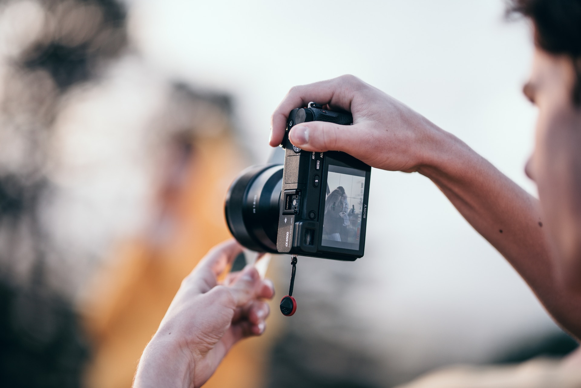Do Mirrorless Cameras Have a Shutter Count? Deciphering the Reality Behind the Lens
