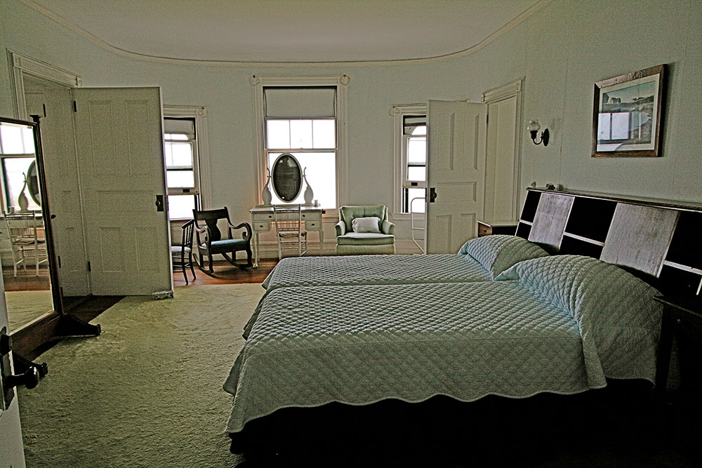 Shutters & Sails » Ridgway “Big House”