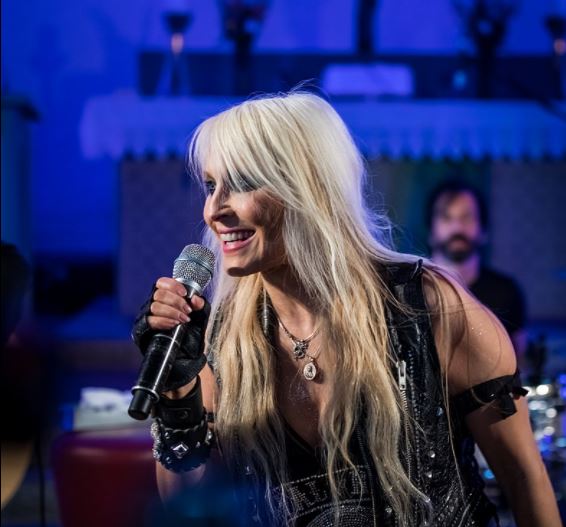 10 BEST FEMALE ROCK SINGERS YOU MUST KNOW