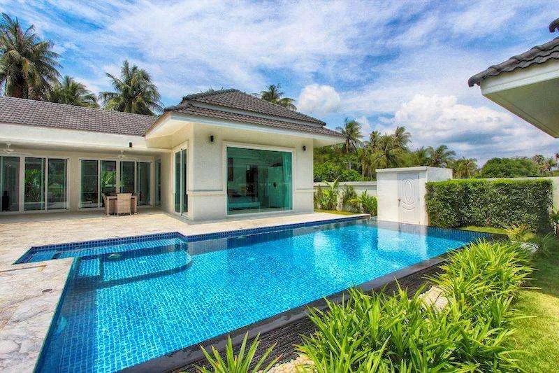White Beach Quality Villas For Sale In Hua Hin Dolphin Bay Thailand Hua Hin Real Estate For