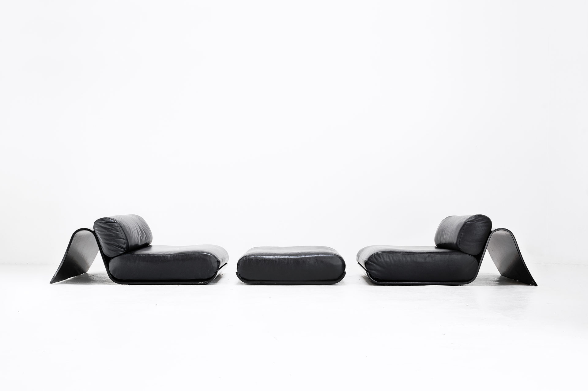 Oscar Niemeyer low set of armchairs and ottoman Side Gallery