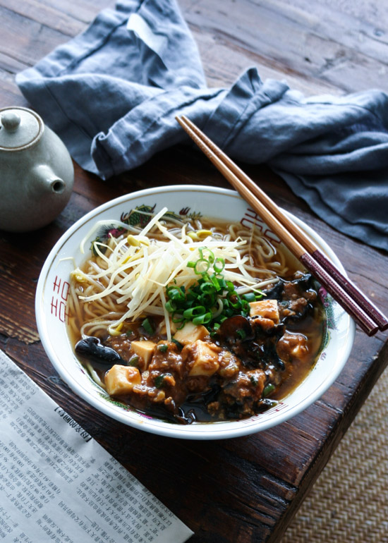 Mapo TofuWood Ear Ramen木耳麻婆豆腐ラーメン CT SideB