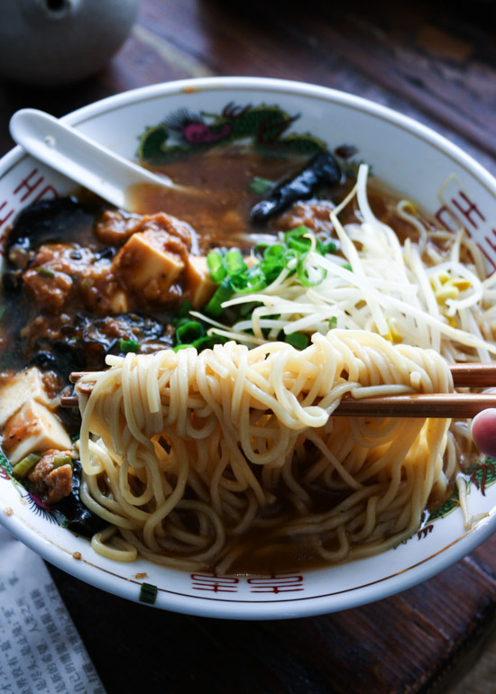 Mapo TofuWood Ear Ramen木耳麻婆豆腐ラーメン CT SideB