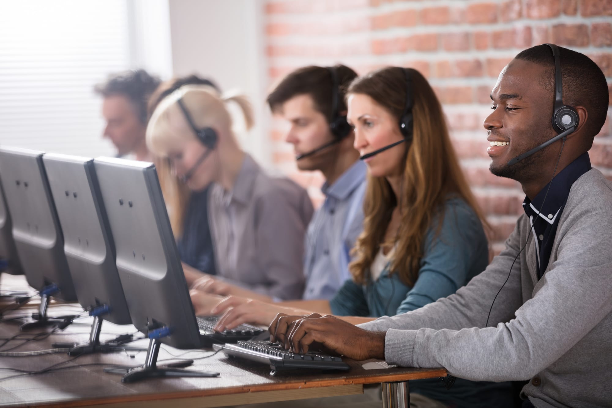 What Software Do Call Centers Use? Side By Side Reviews