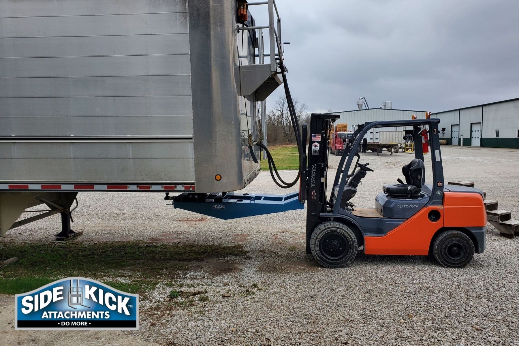 5 Essential Safety Tips for Moving Trailers with a Forklift