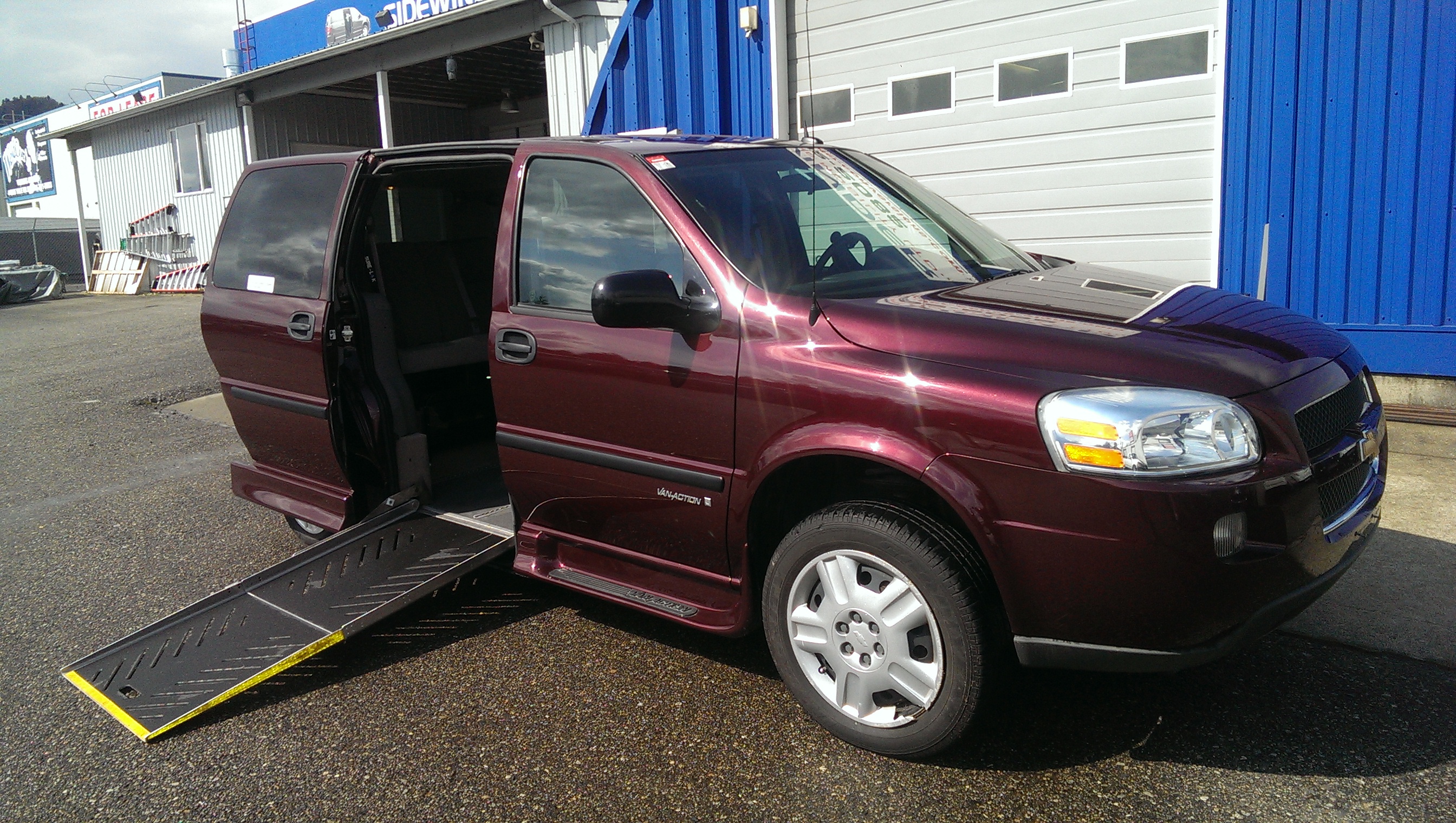 SideEntry Wheelchair Accessible Van Sidewinder