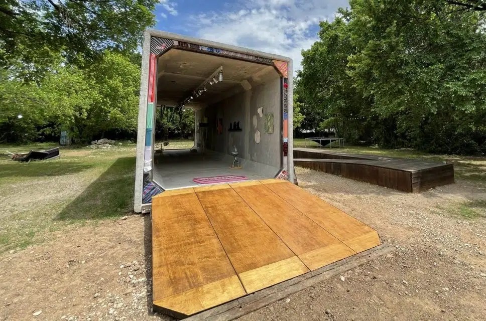 CoLab Projects builds an outdoorsish gallery from giant concrete