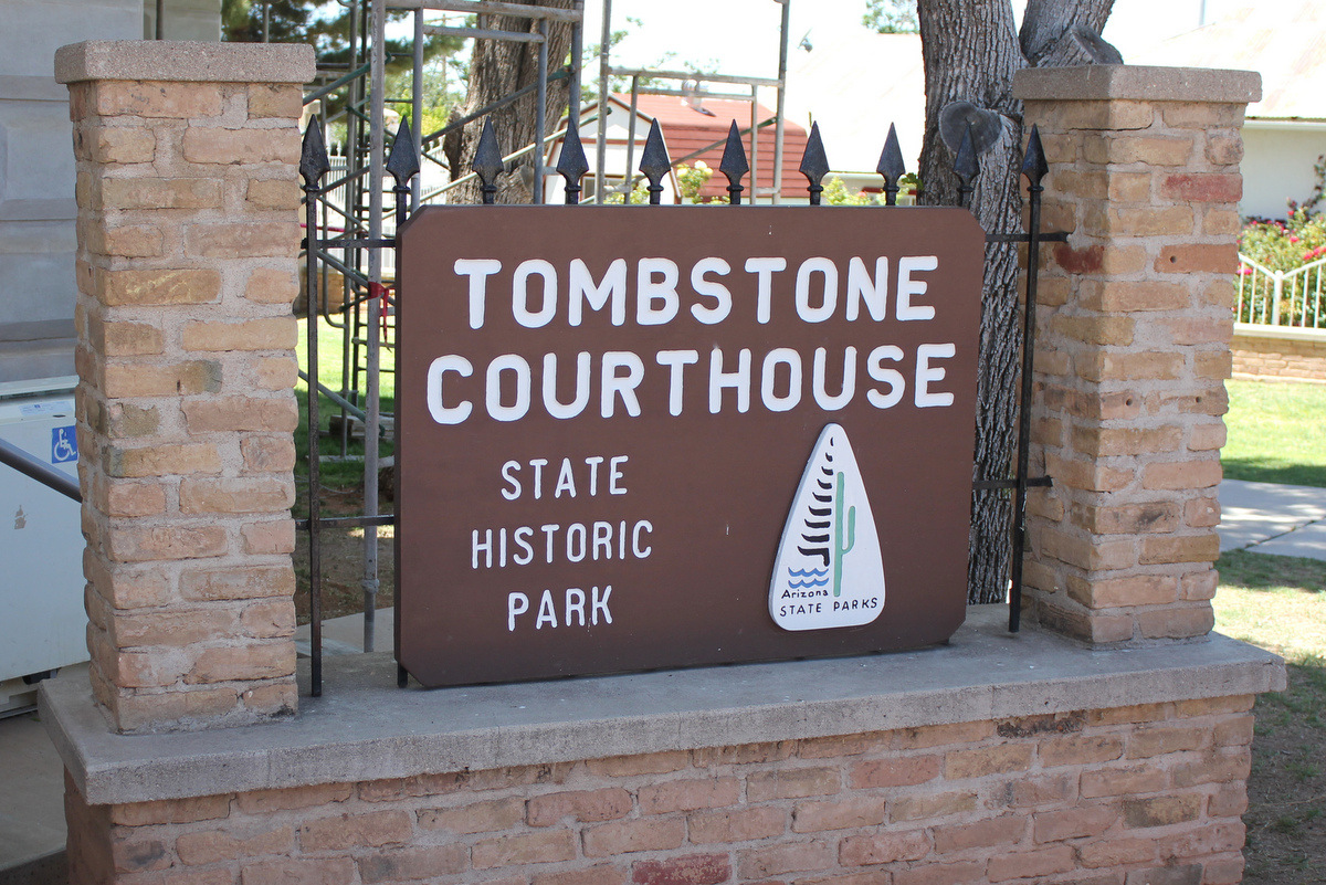 Tombstone Travel Guide Sightseers' Delight
