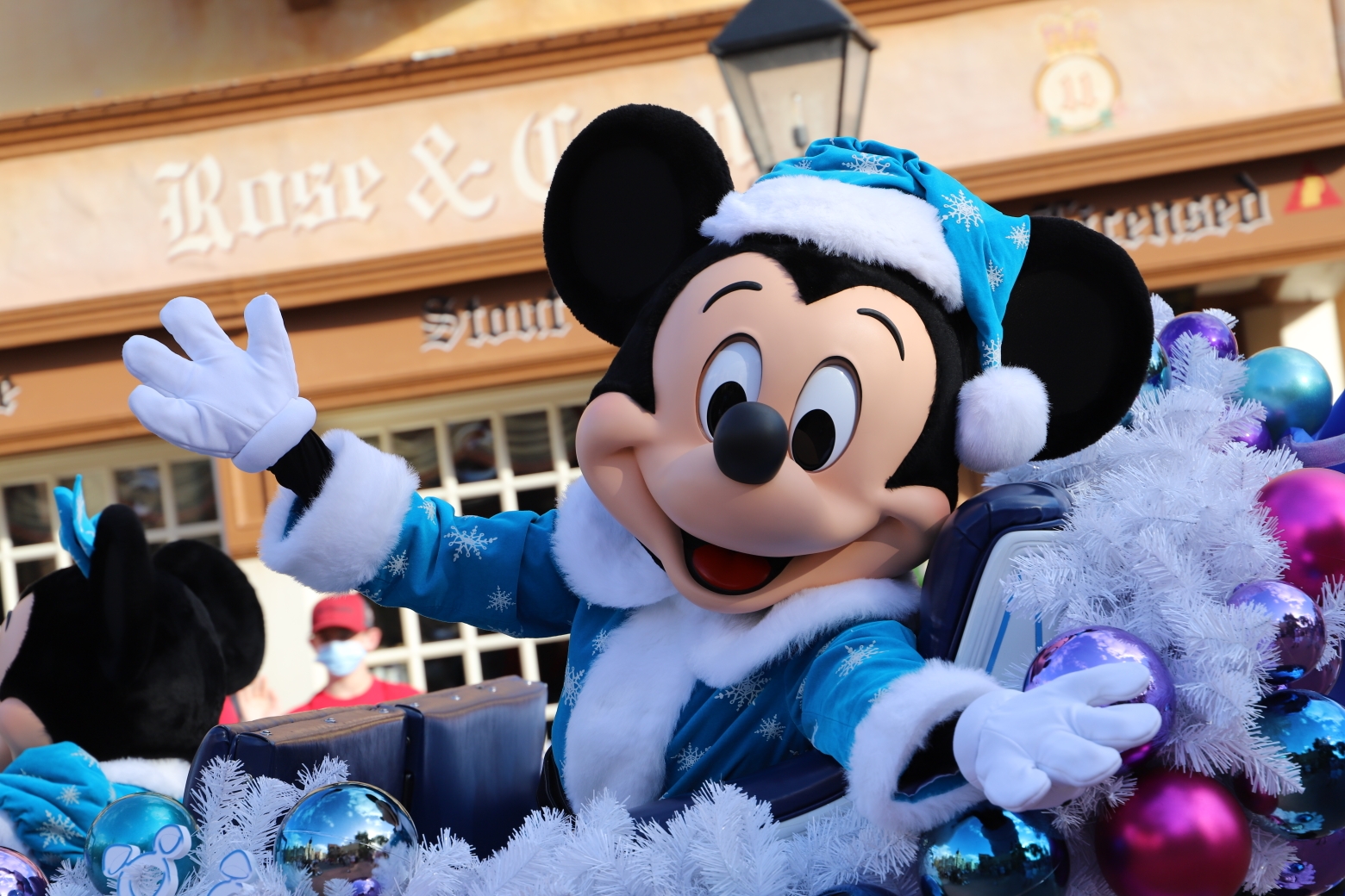 It's Mickey's Happy Holidays at Epcot, Dec. 30, 2020 Sightseers' Delight