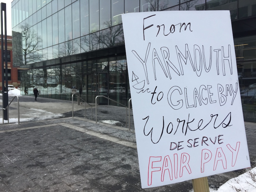 Demonstrators call for hike to minimum wage in Nova Scotia