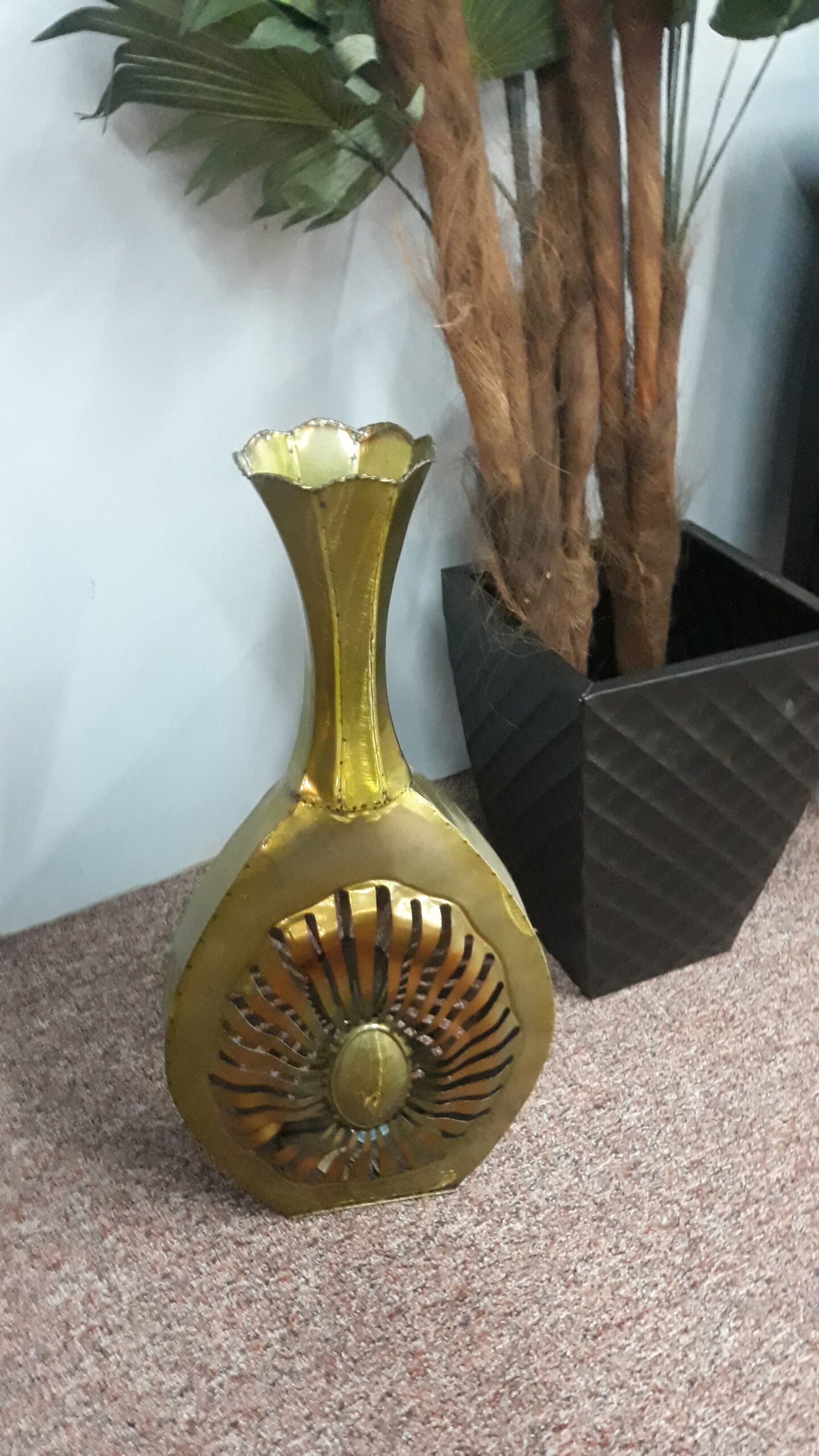 Steel Vase Signature Selection