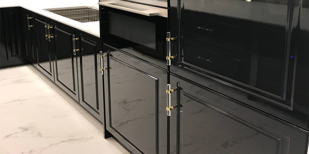 SignatureThings Commence 2021 With The Best Lucite And Glass Hardware