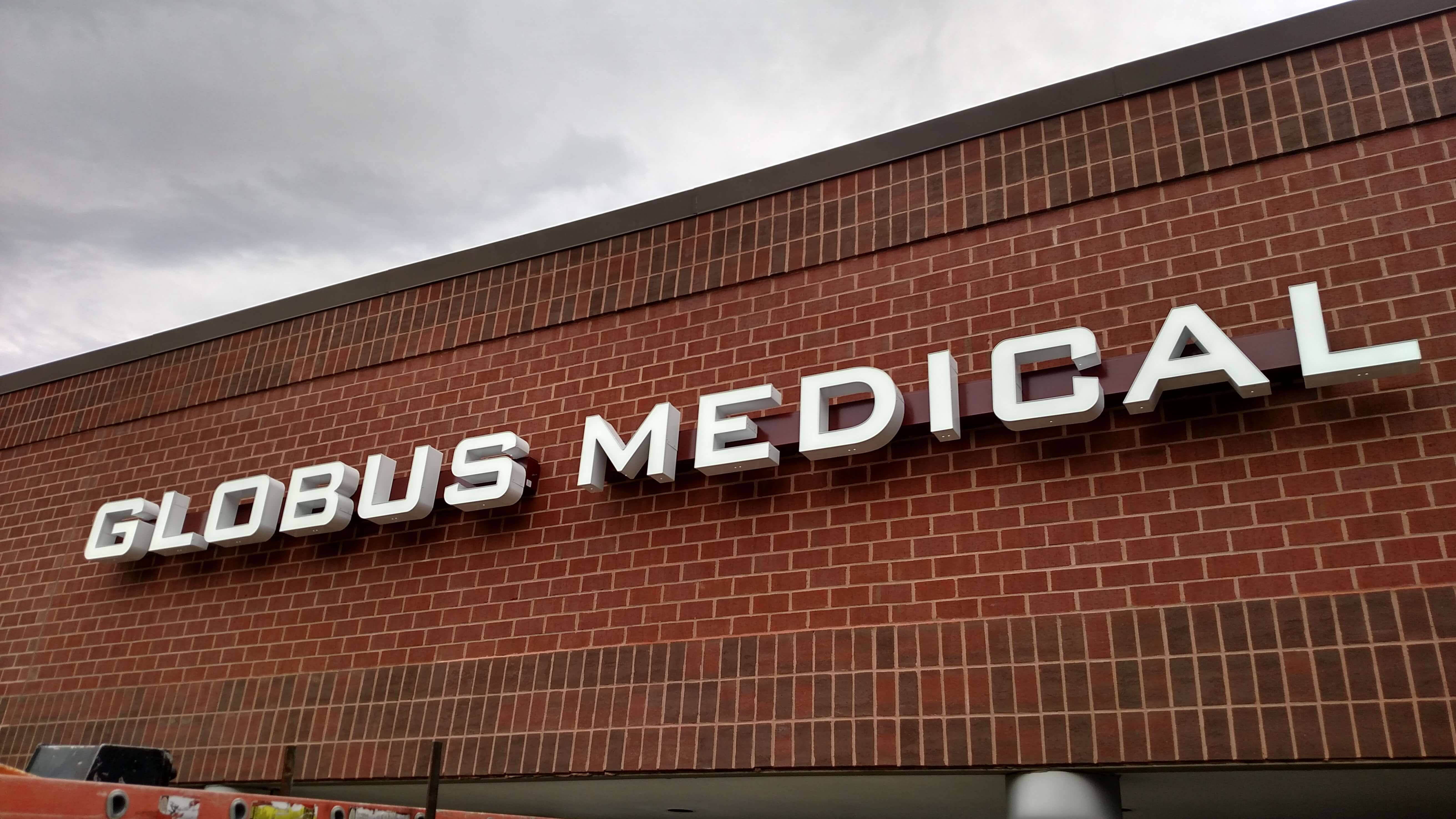 What to Consider When Buying an Outdoor Business Sign Express Signs