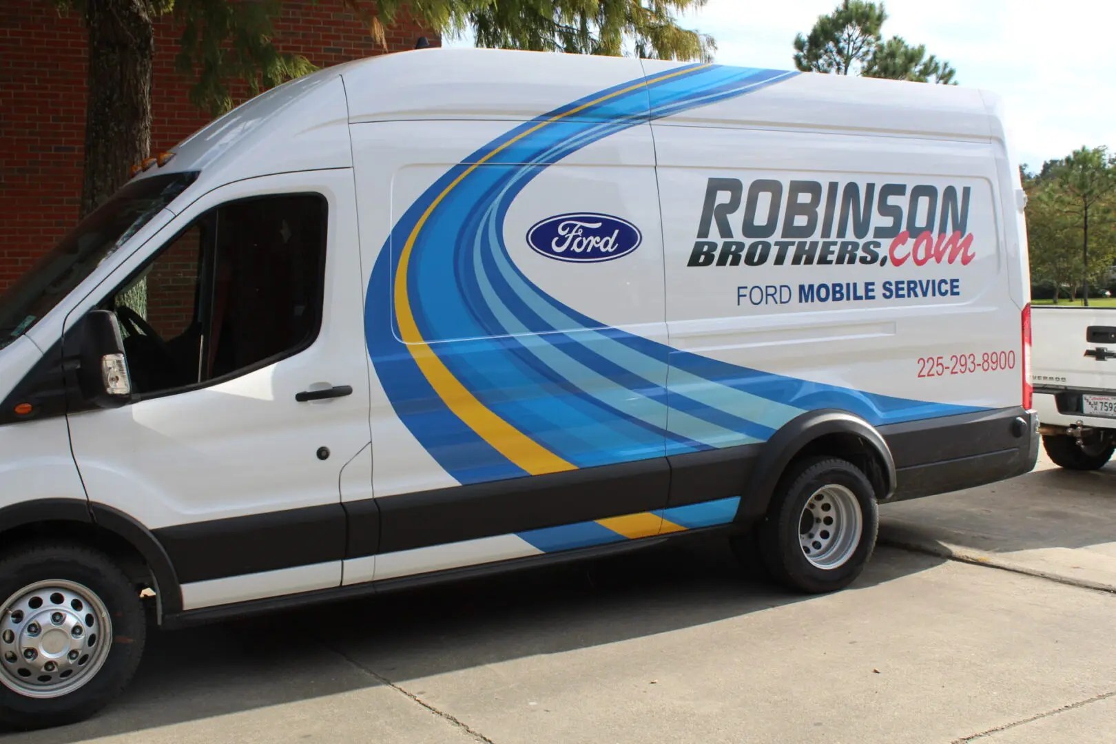 Vehicles Wraps Baton Rouge Signs in a Day