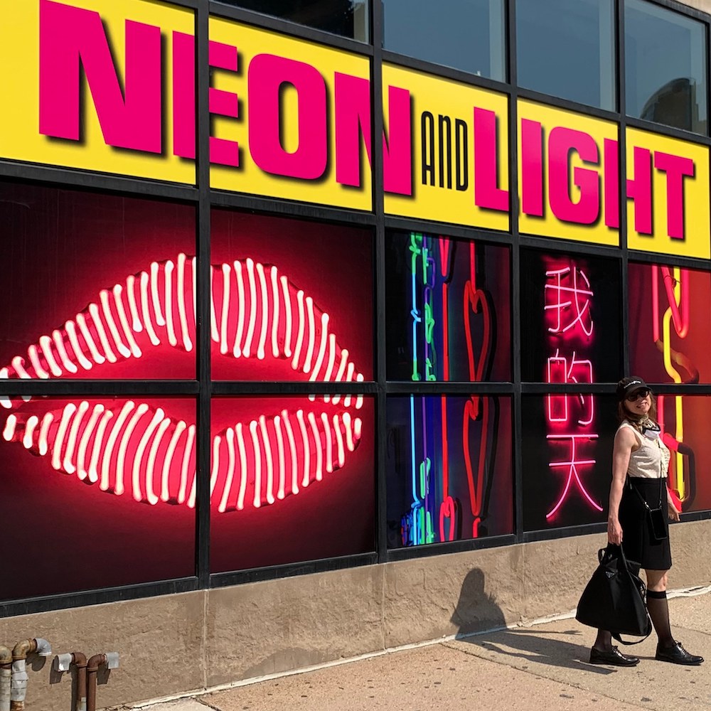 Neon and Light PopUp Museum Opens in Chicago