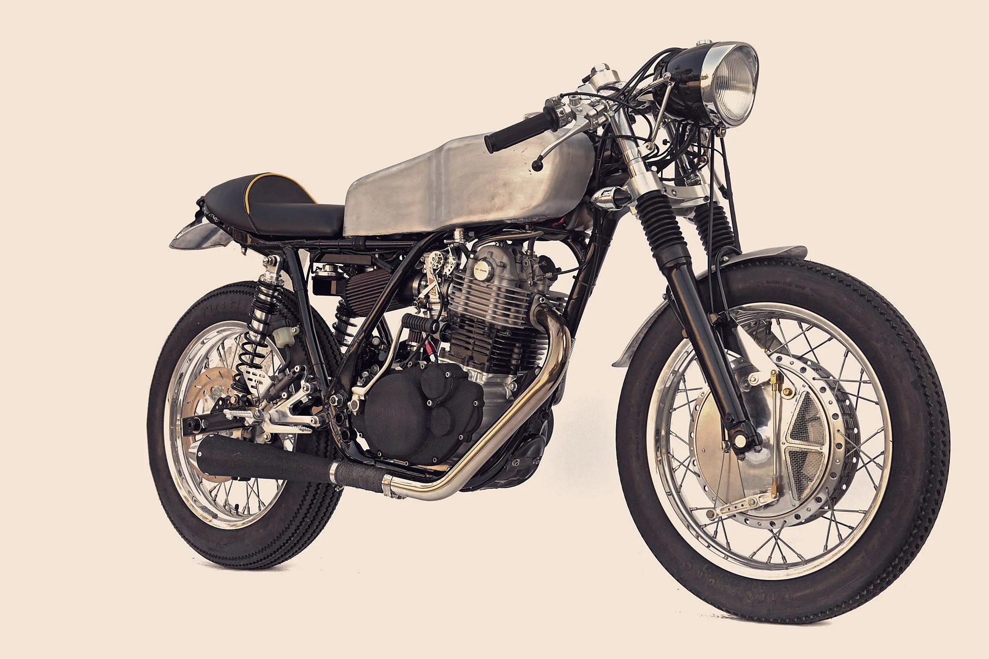 Deus Ex Machina SR500 Custom (SILODROME)