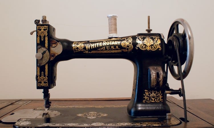 White Sewing Machine: The Supreme Guide to History, Models, Value...