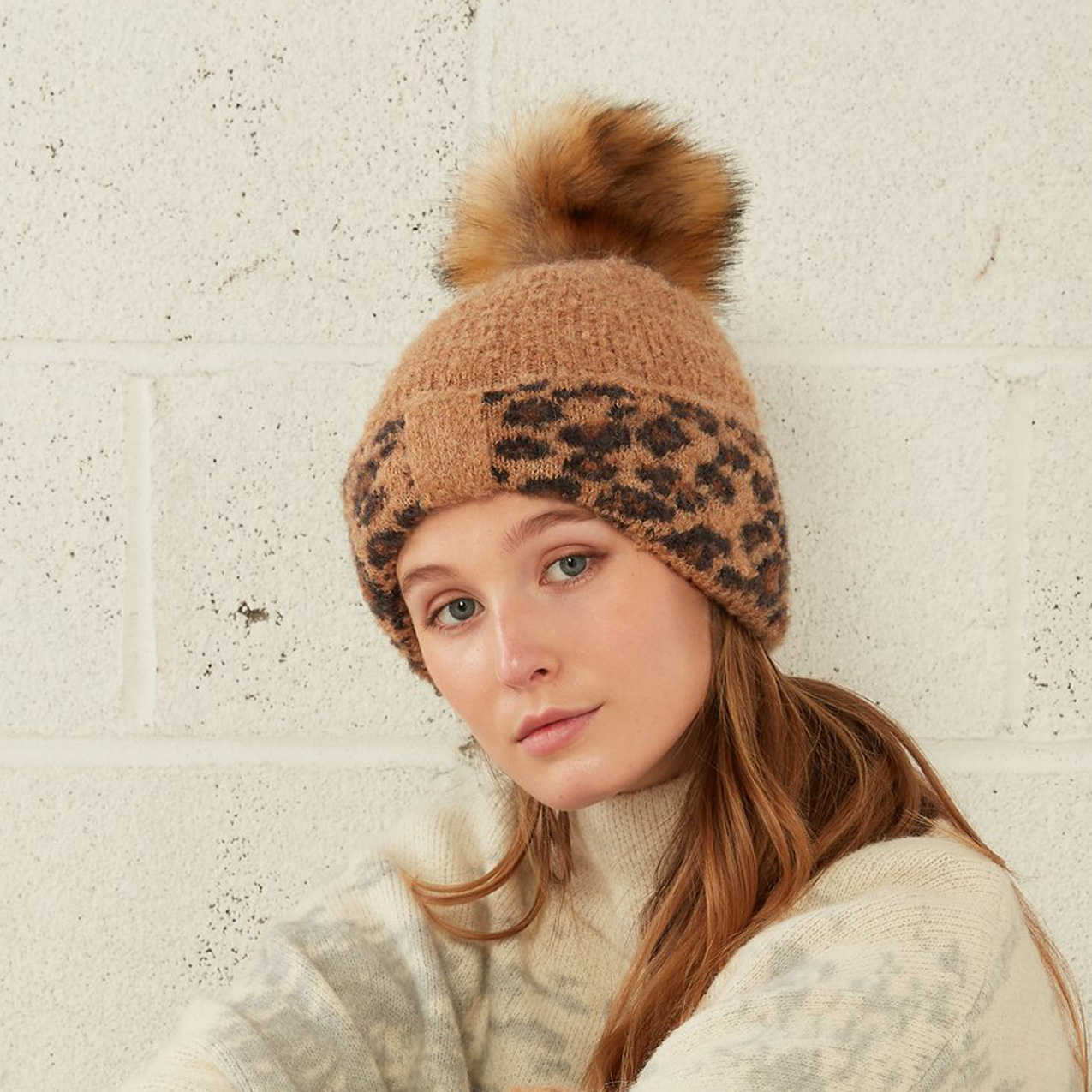 womens beanie pom pom