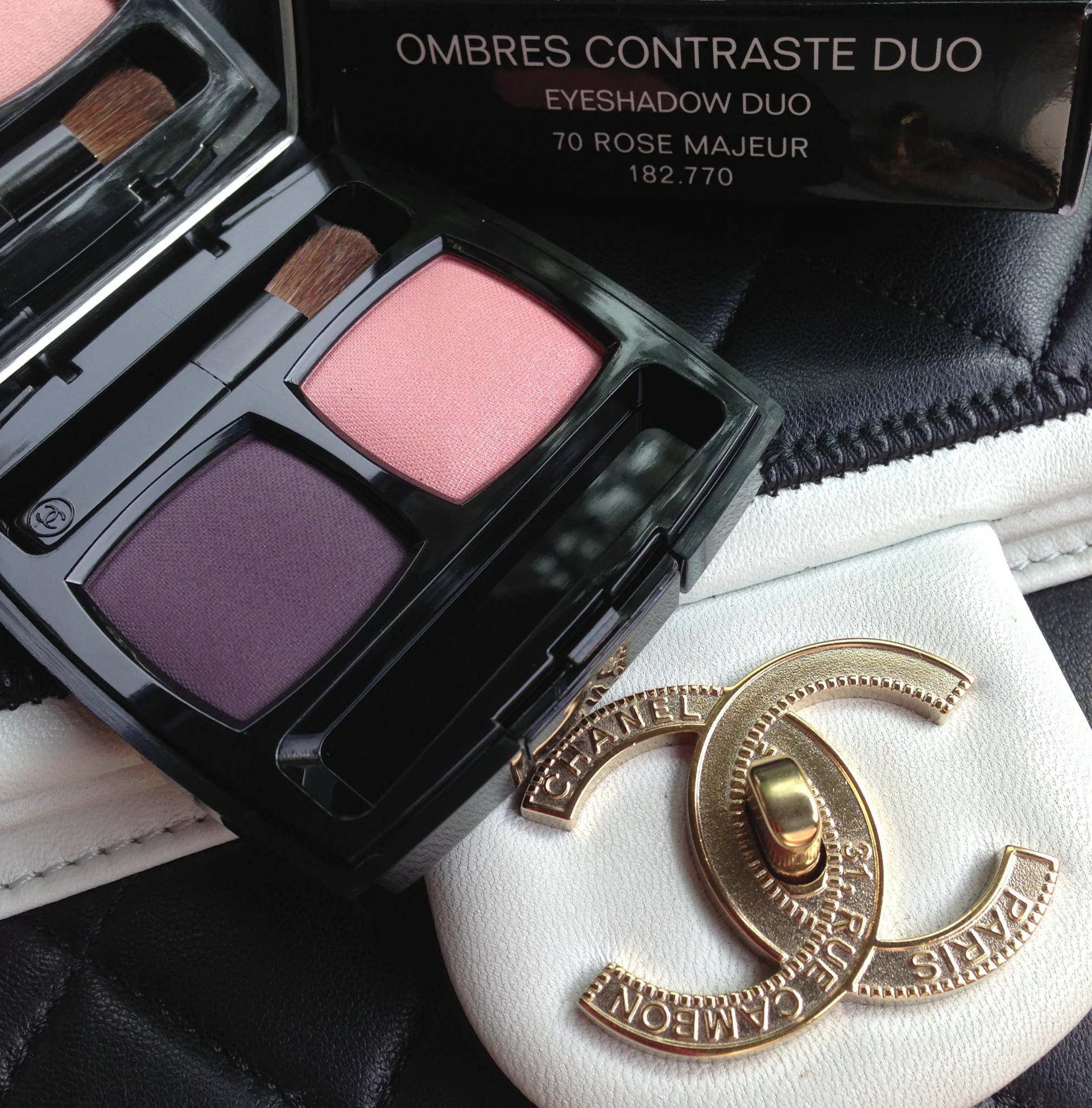 Chanel Ombres Contraste Eyeshadow Duo in 70 Rose Majeur