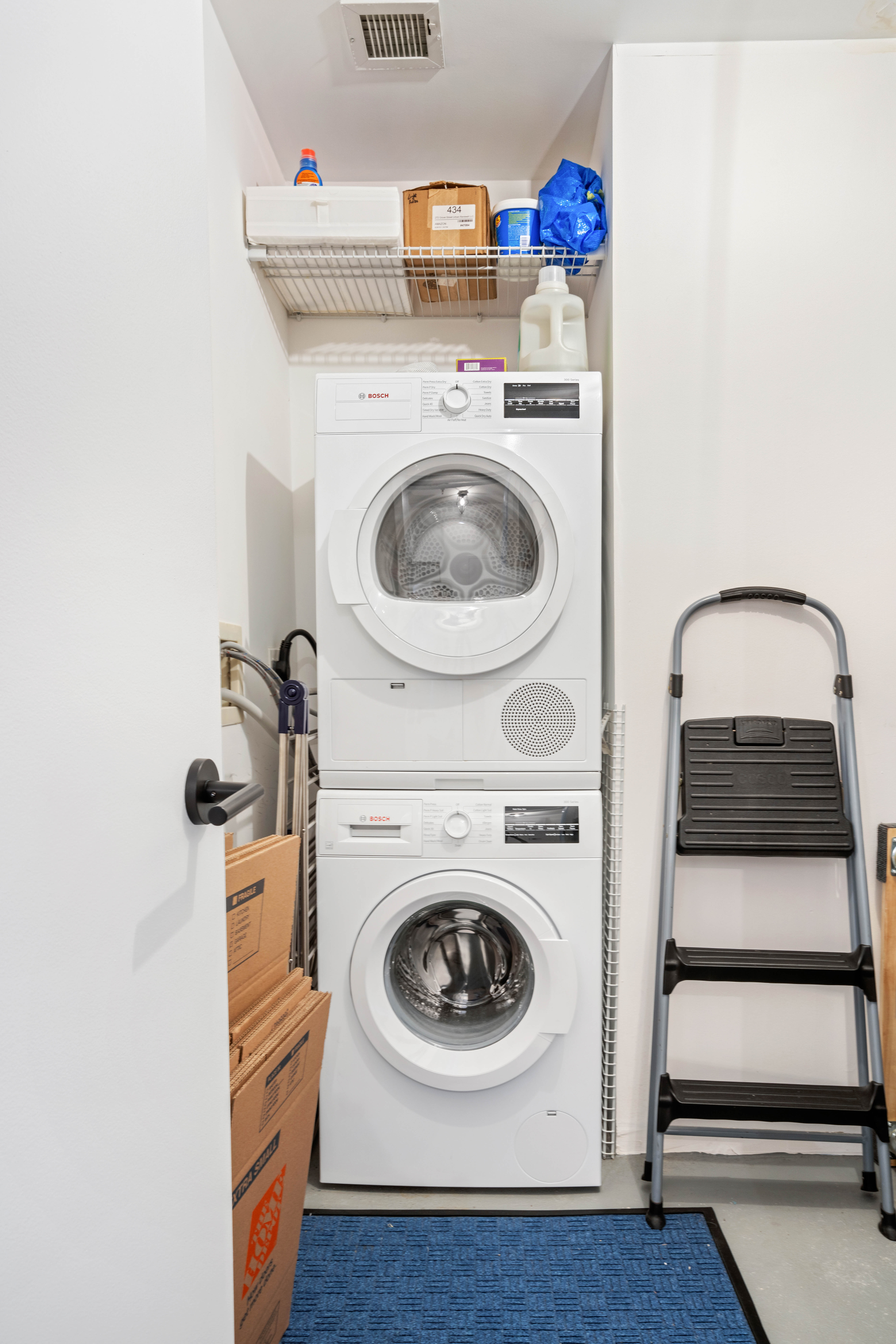 1 Bedroom Spacious Home with Alcove in Hamilton Park 412 Available