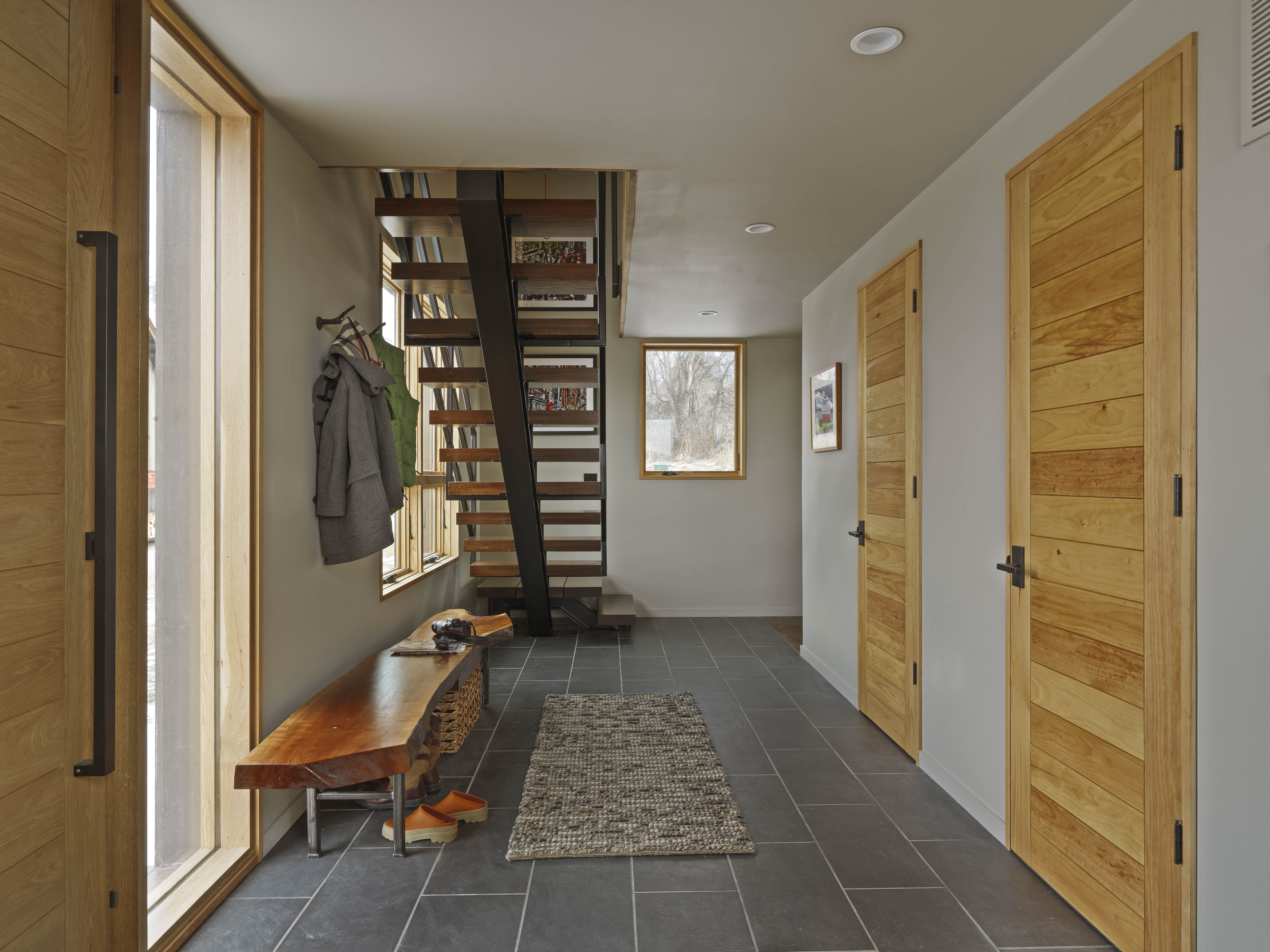 VT Modern Style Barn Silver Maple Construction