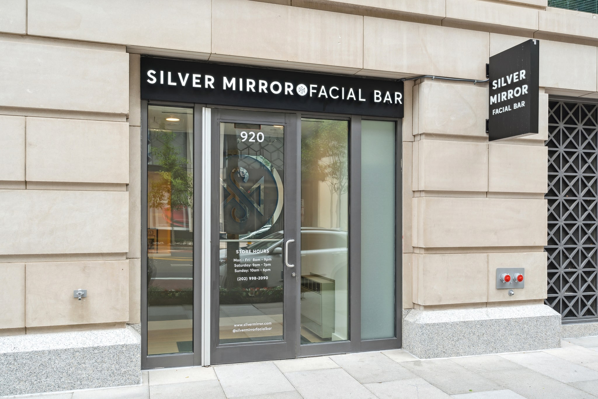 Penn Quarter Facial Treatment Silver Mirror Facial Bar