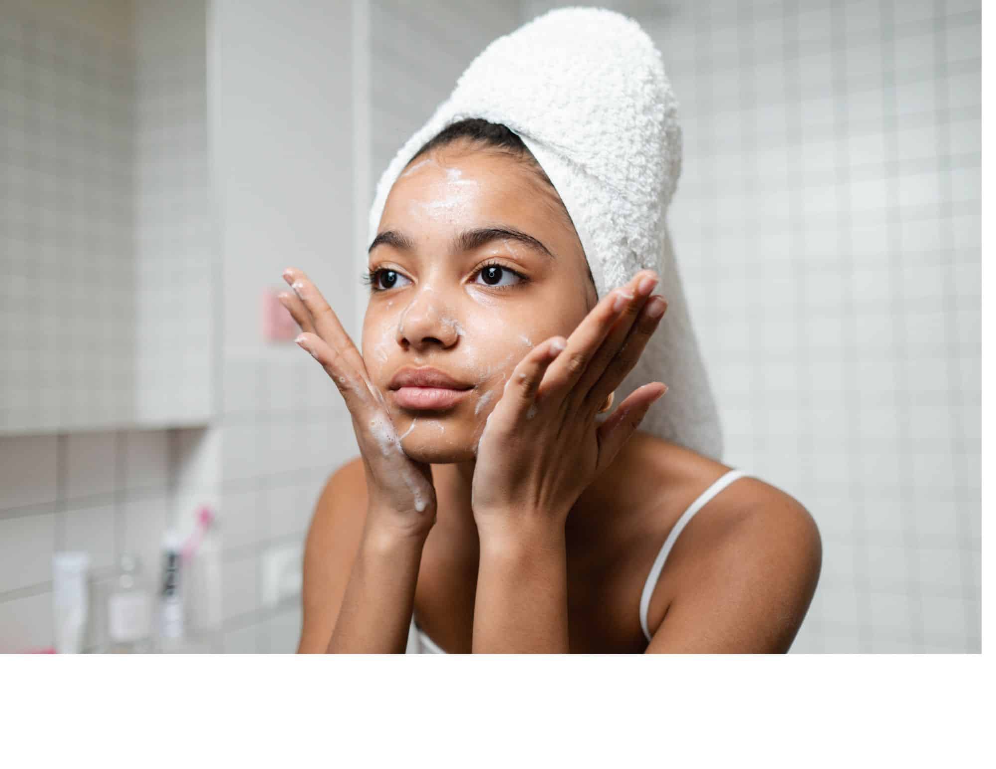 Glycolic Acid vs. Lactic Acid Silver Mirror Facial Bar