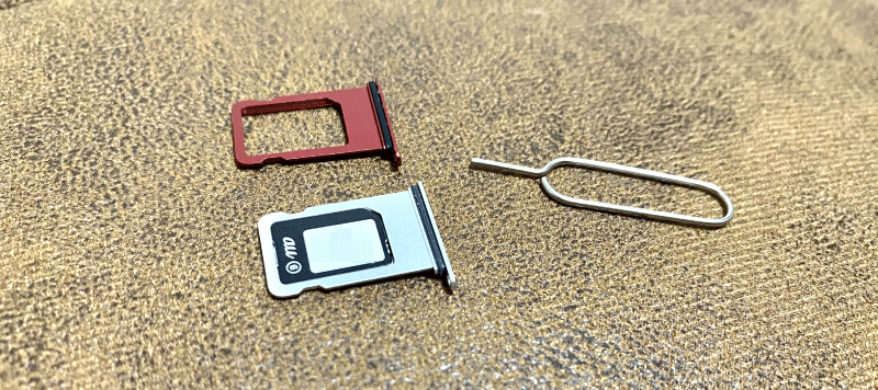 【auと楽天モバイルの同時使い】新iPhone SEにauと楽天モバイルのSIMカードを挿れる方法 SIMっこ