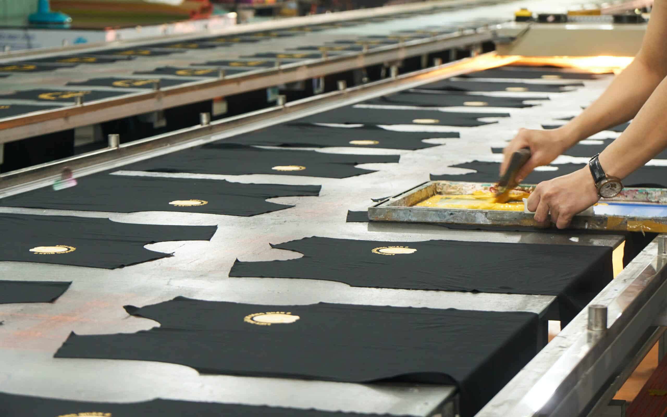 The difference between embroidery and screen printing Simon Workwear