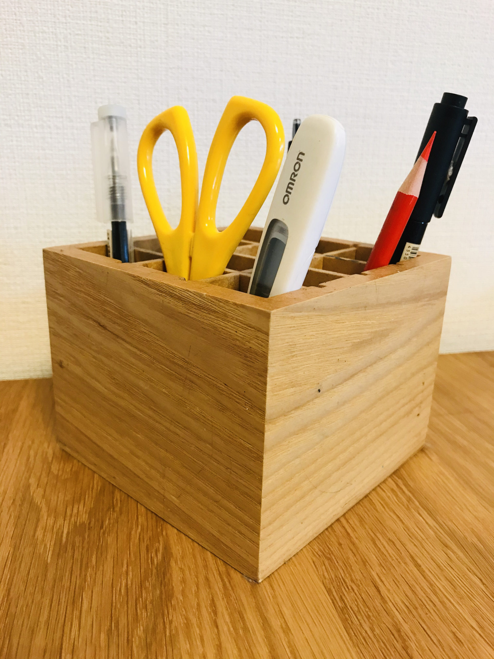 無印良品の木製ペン立てがおすすめ♪ステンレスやアクリルもあるけれど！ シンプルなおうち