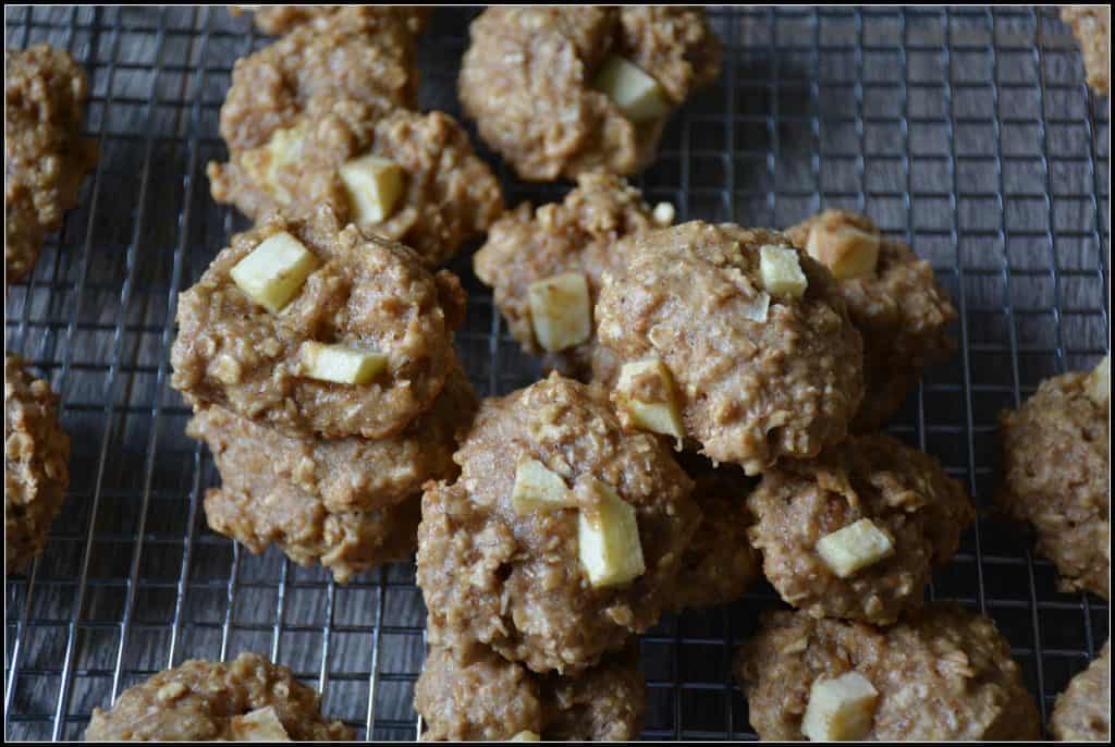 Peanut Butter Apple Oat Cookies