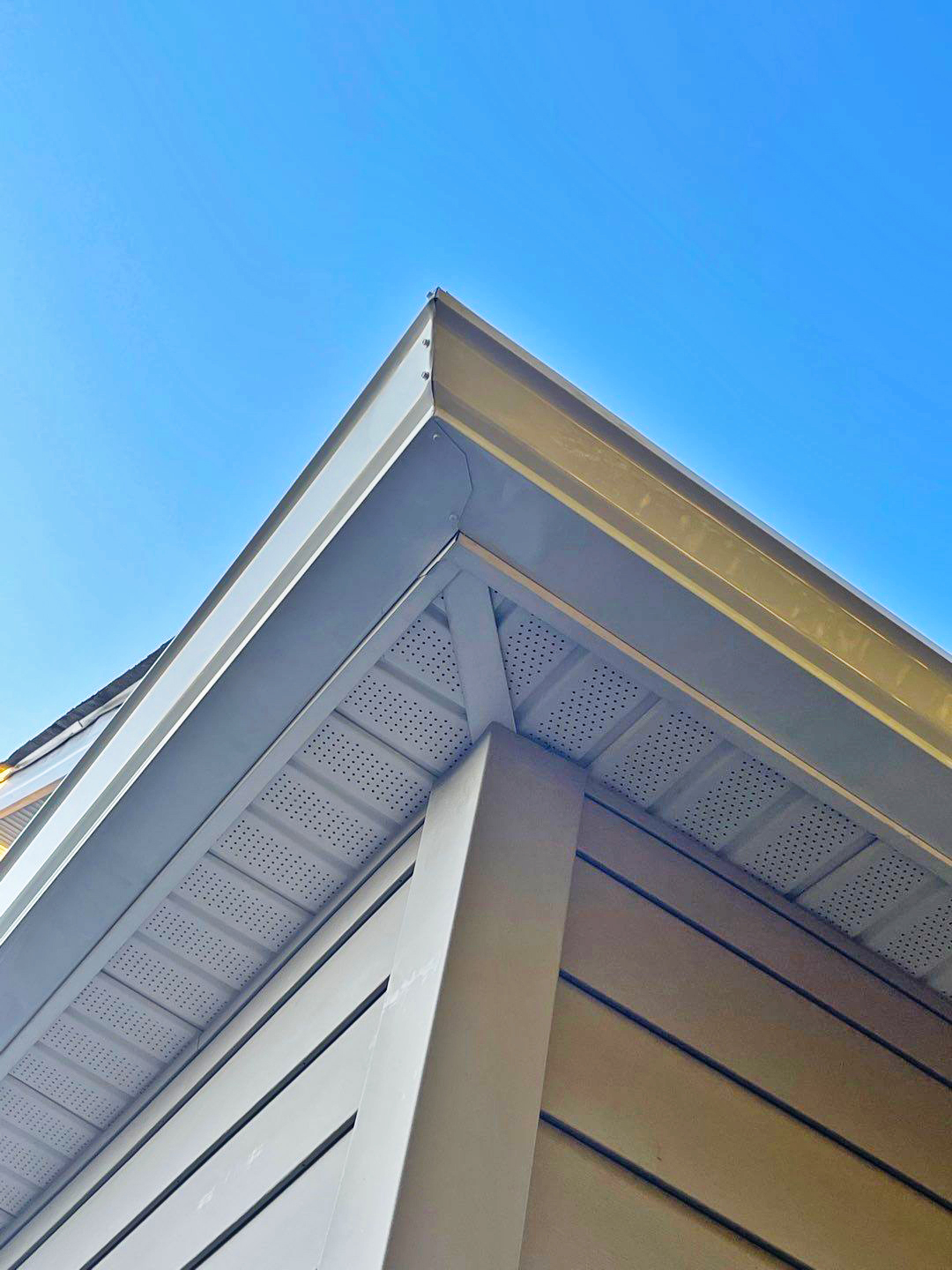 Siding & Gutters Simple Construction Contractor In Roanoke, VA