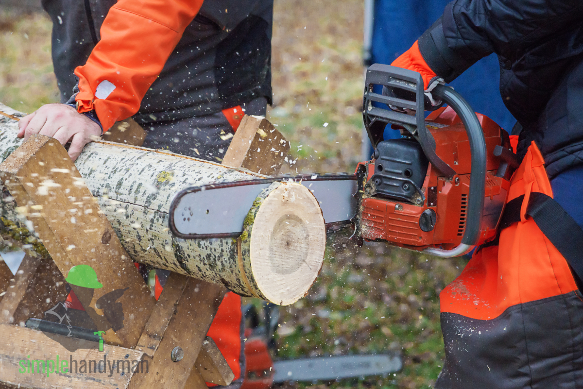 Best Chainsaw Trousers In UK 2023 Reviews