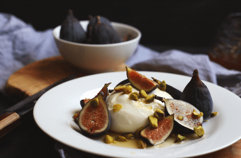 Burrata with Figs, Honey and Roasted Pistachios Simple, Sassy and