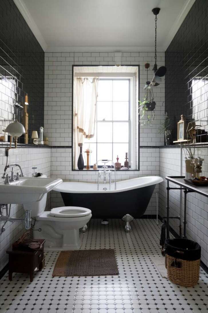 17 Black and White Bathroom Ideas for Timeless Elegance