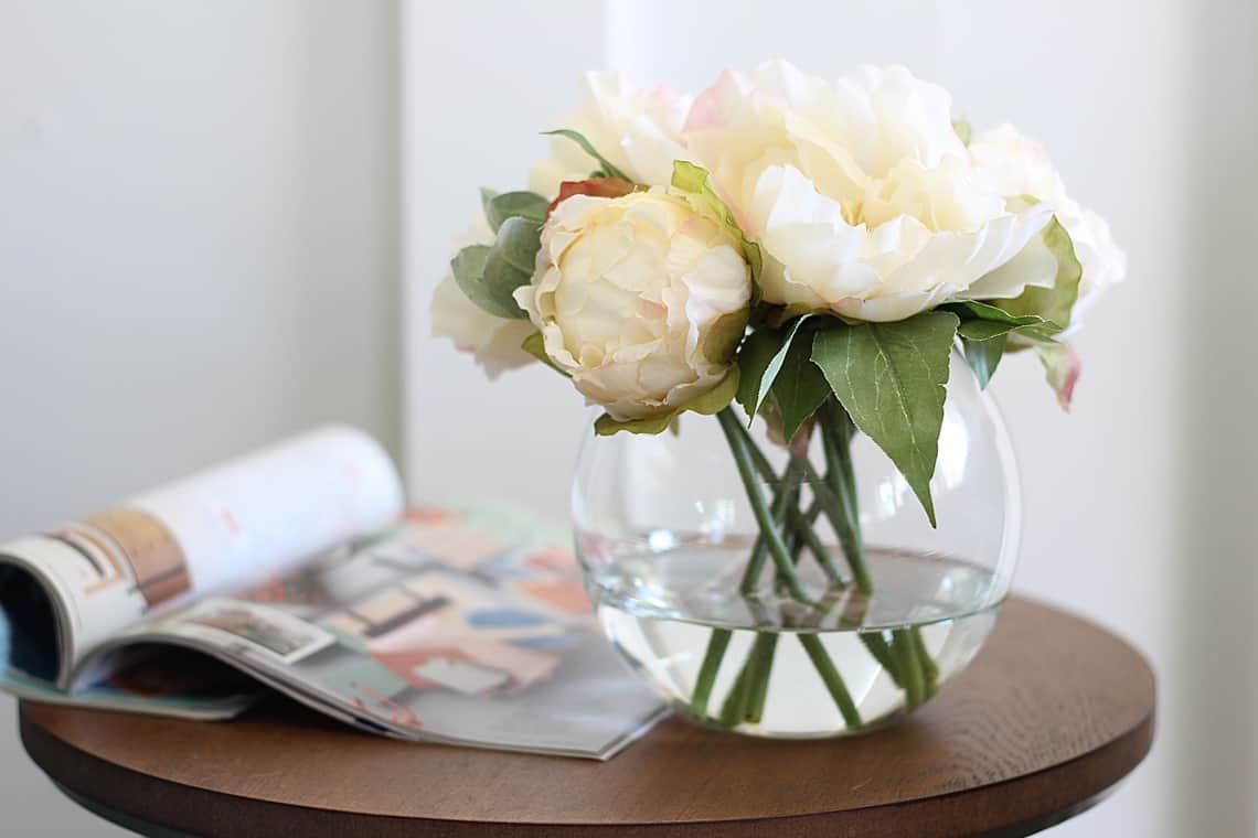 How To Use Stylish Faux Flowers at Home
