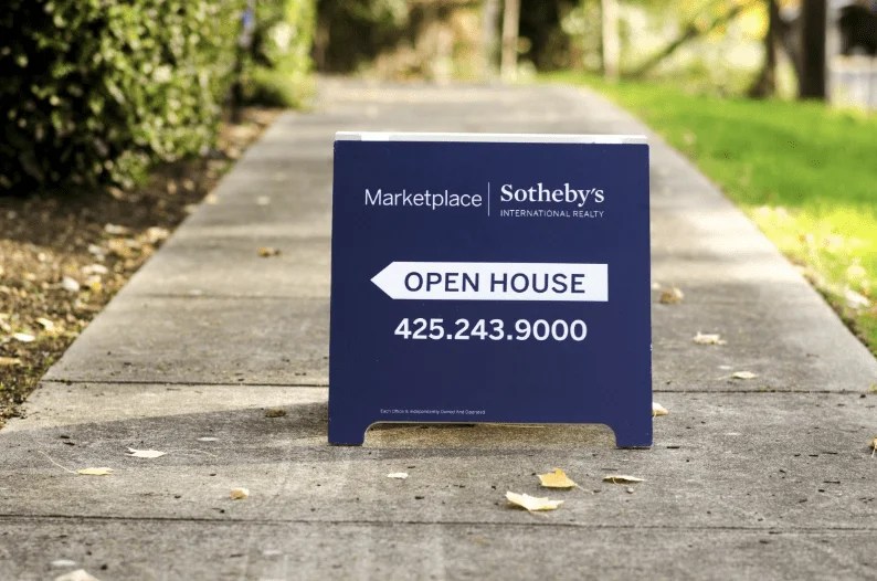 Real Estate For Sale Signs Guide (with Examples)