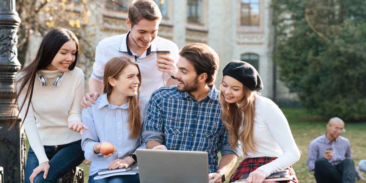 Explore Best Online MBA In Finance Colleges Simplidistance