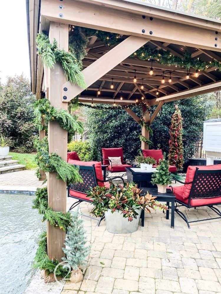 The Secret to and Cheap Fresh Christmas Garland!