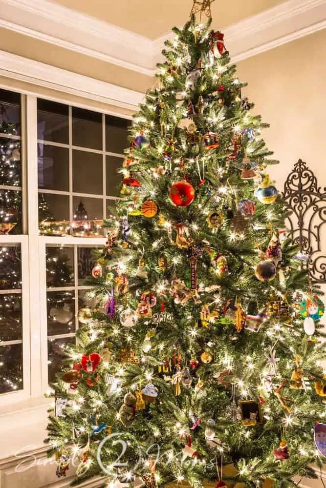 How to Decorate a Meaningful Christmas Tree Simply2moms