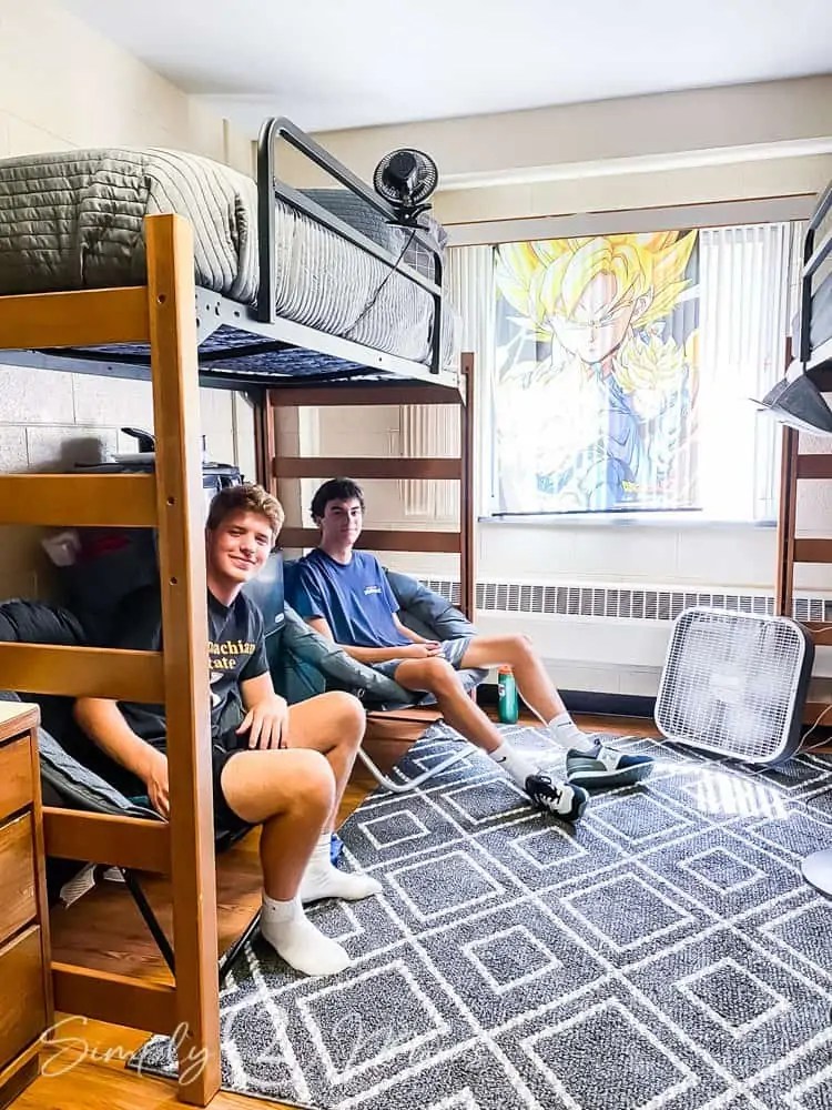 9 Simple Ways to Make Your Dorm Room Feel Like Home Simply2moms