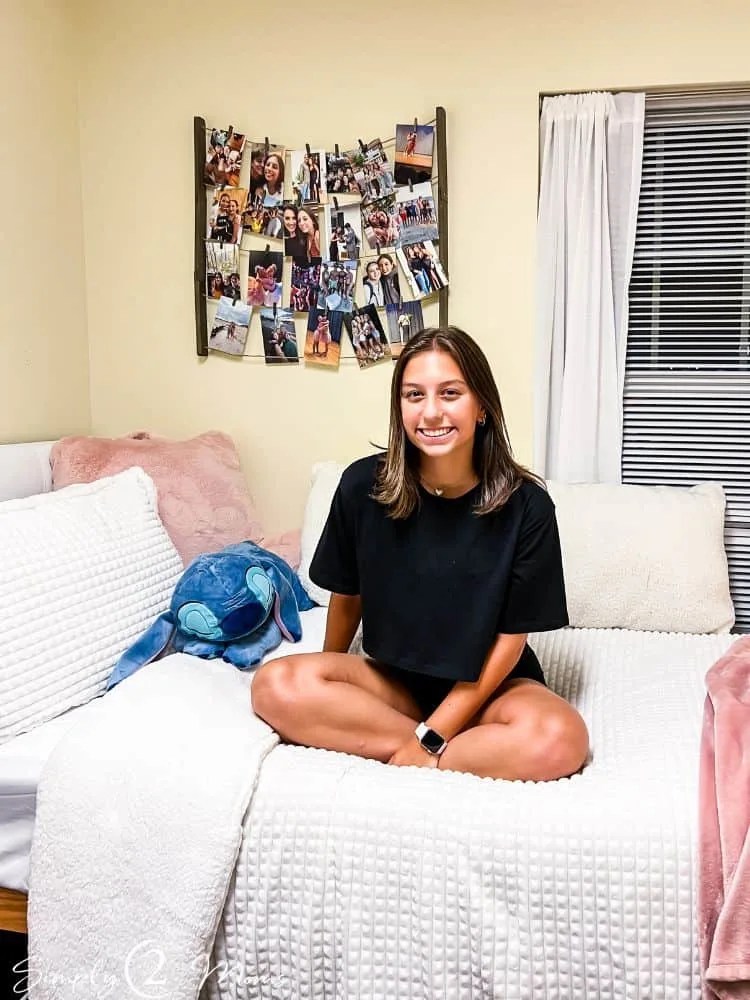 13 Ways to Hang Things in Dorms Even Painted Cinder Blocks!